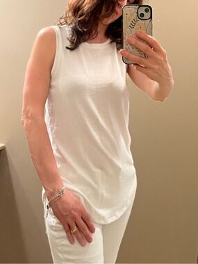 Gap Sleeveless White Tank Top - Clean Minimal Style